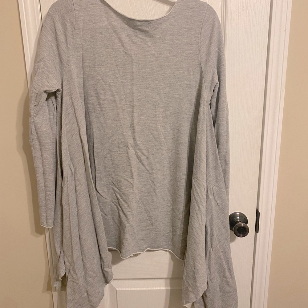 Gray sweatshirt